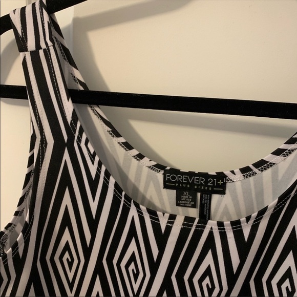 Abstract Forever 21 Dress - XL - Picture 3 of 4